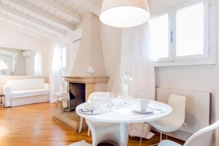 Di Punto In Bianco Home Verona Exteriör bild
